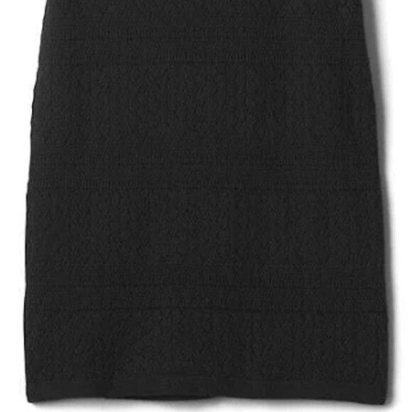 babyGap Black Crochet Sweater Dress/NWT/4 years - Picture 2 of 10